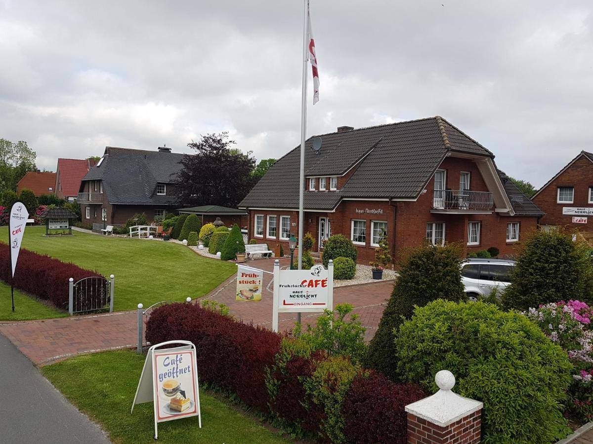 Hausnordlicht Dachspitze Bed & Breakfast Dornumergrode Exterior photo